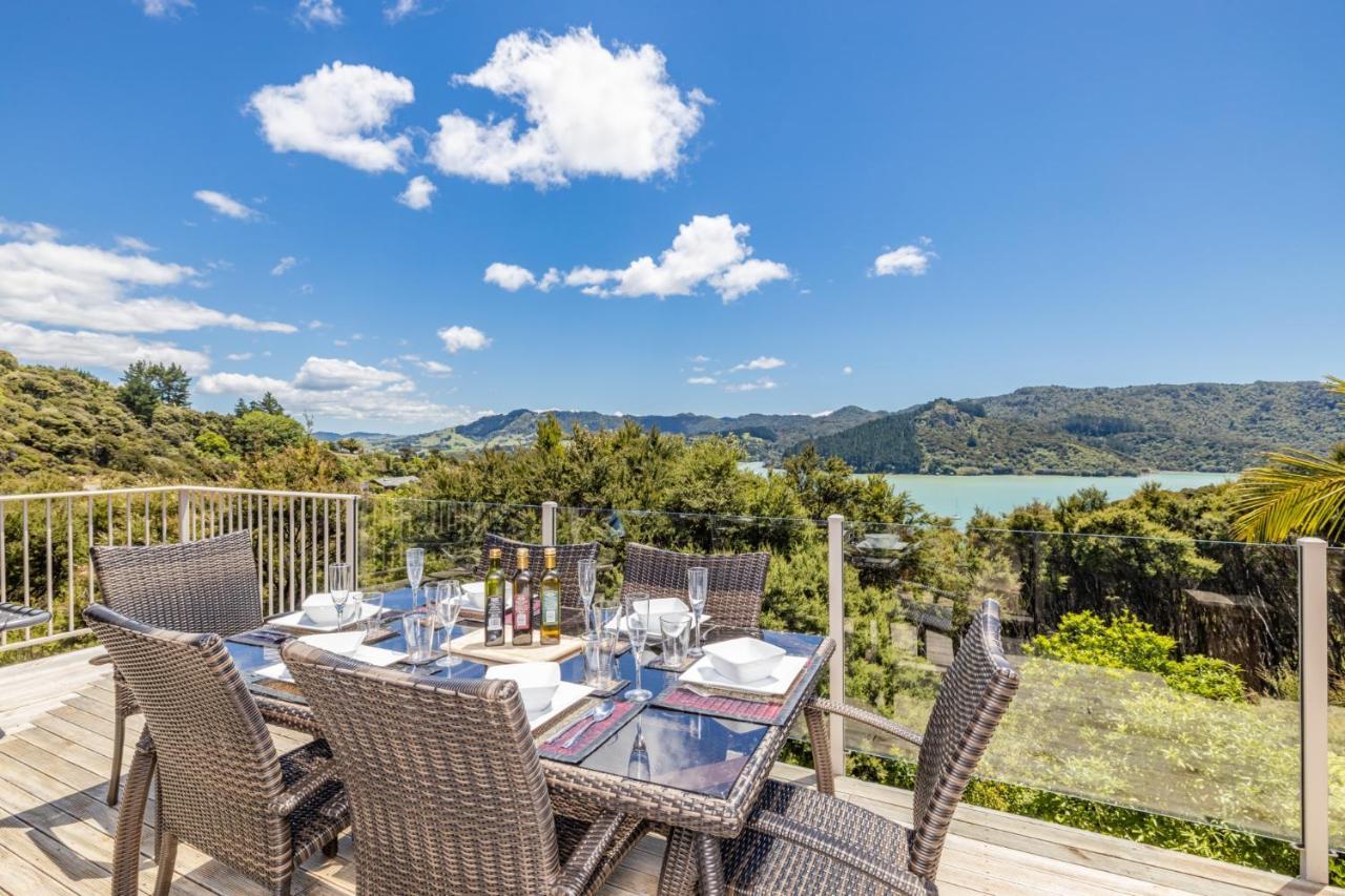 Harbour View Villa Whangaroa Екстериор снимка